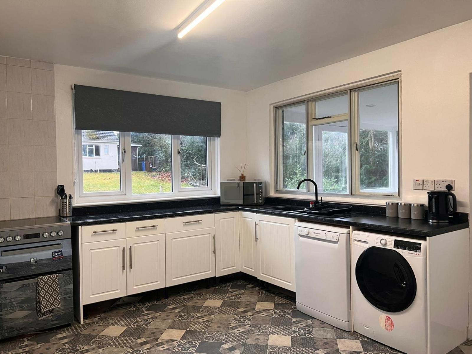 Shared House In Central Location אינברנס מראה חיצוני תמונה
