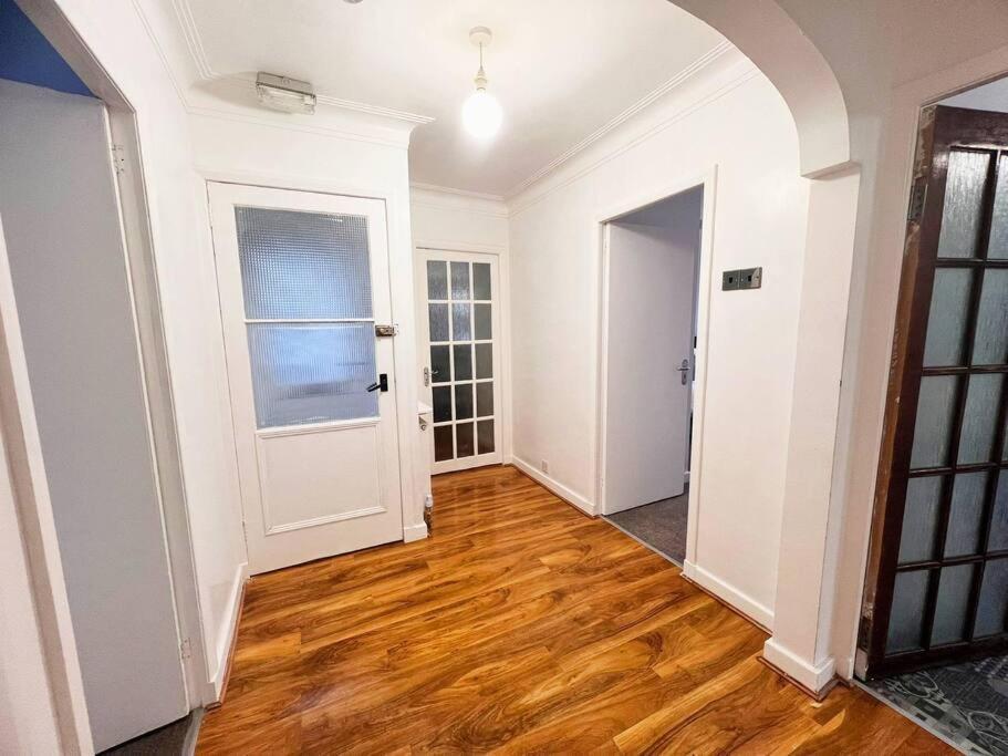 Shared House In Central Location אינברנס מראה חיצוני תמונה