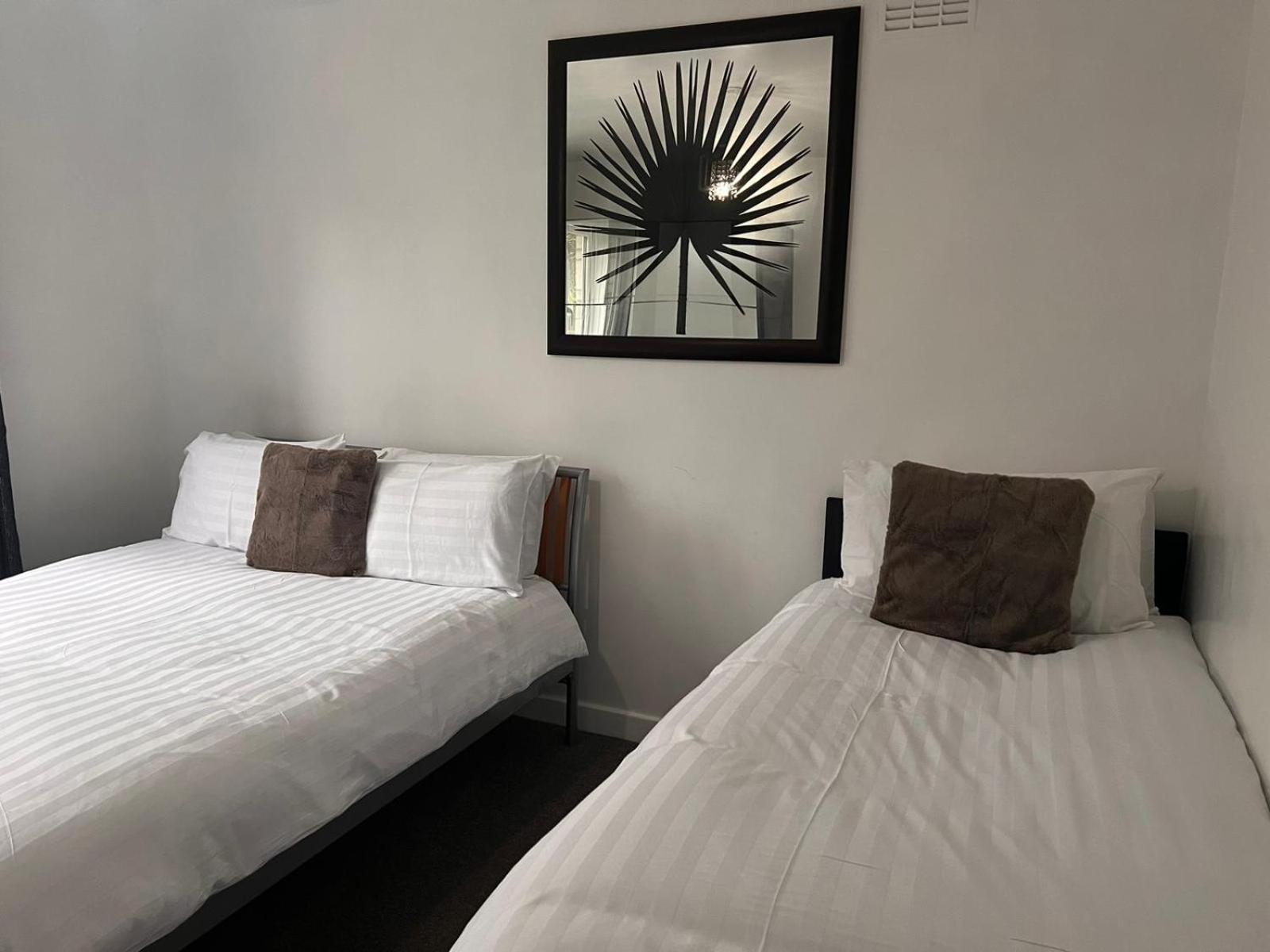 Shared House In Central Location אינברנס מראה חיצוני תמונה