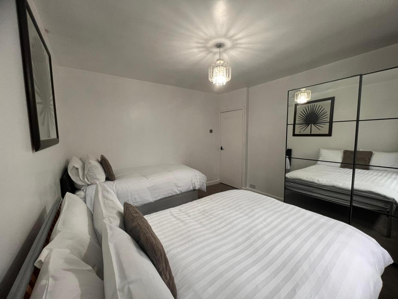 Shared House In Central Location אינברנס מראה חיצוני תמונה