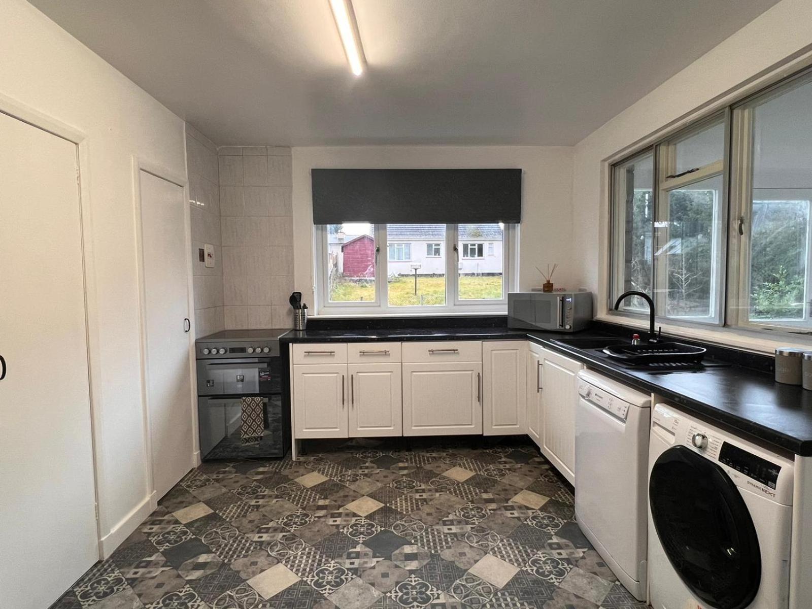 Shared House In Central Location אינברנס מראה חיצוני תמונה