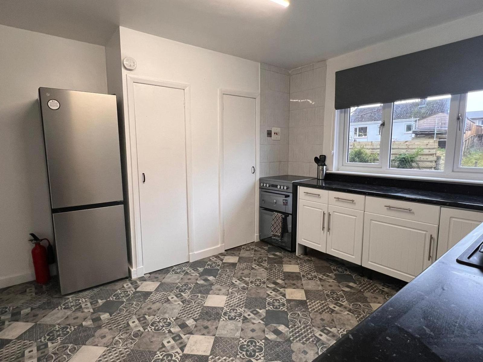 Shared House In Central Location אינברנס מראה חיצוני תמונה