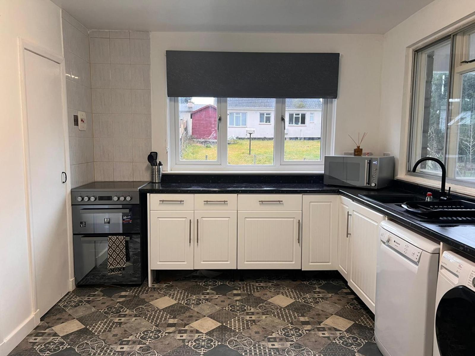 Shared House In Central Location אינברנס מראה חיצוני תמונה