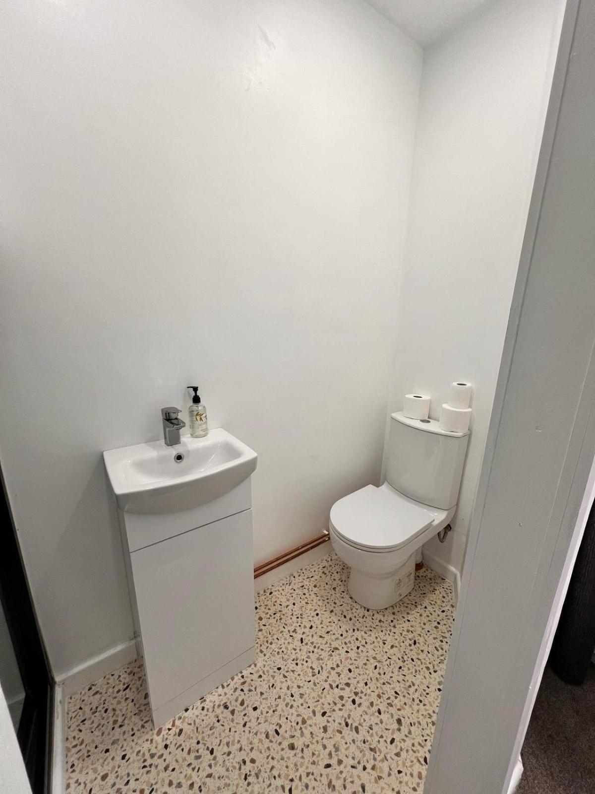 Shared House In Central Location אינברנס מראה חיצוני תמונה