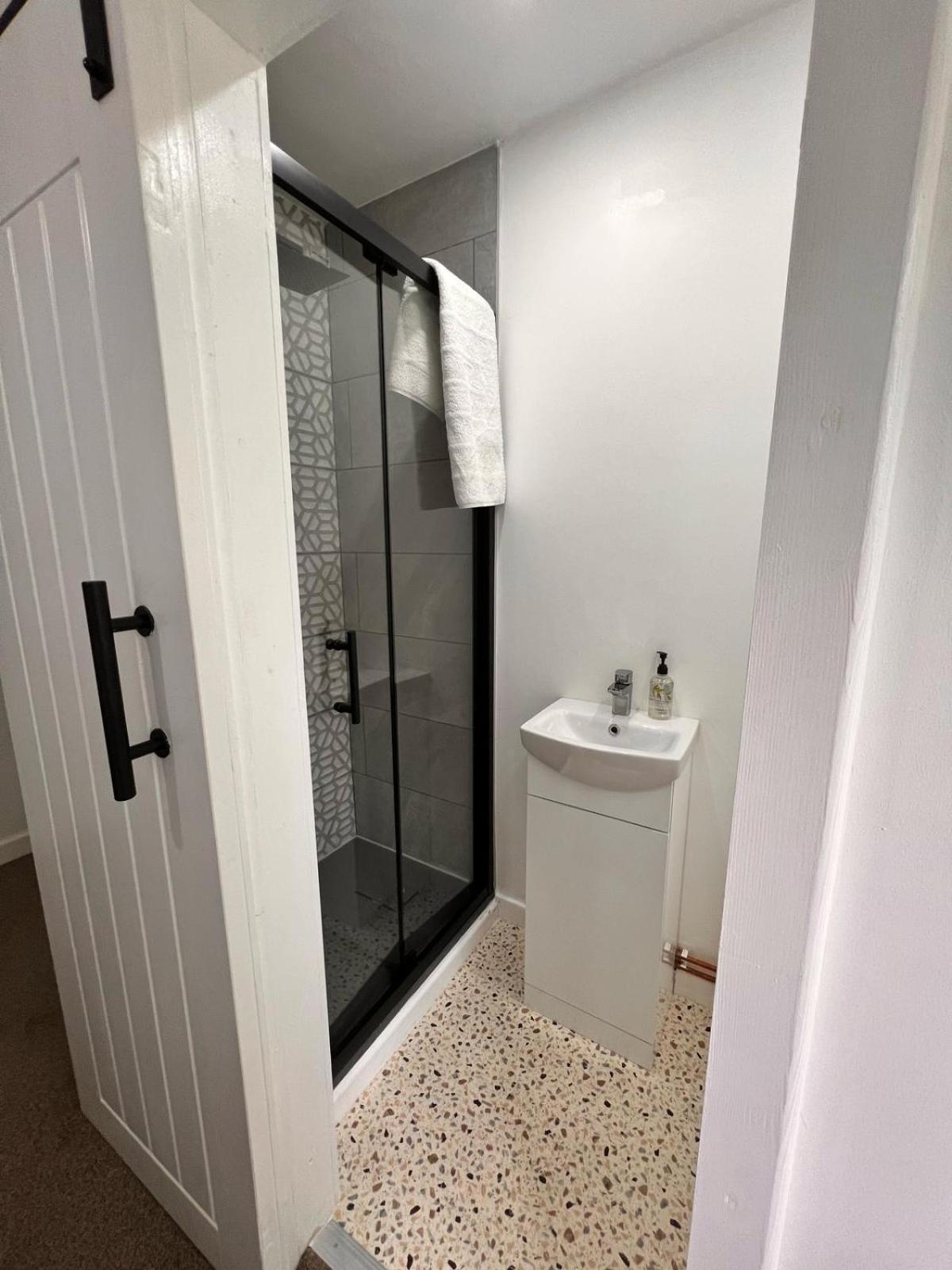 Shared House In Central Location אינברנס מראה חיצוני תמונה