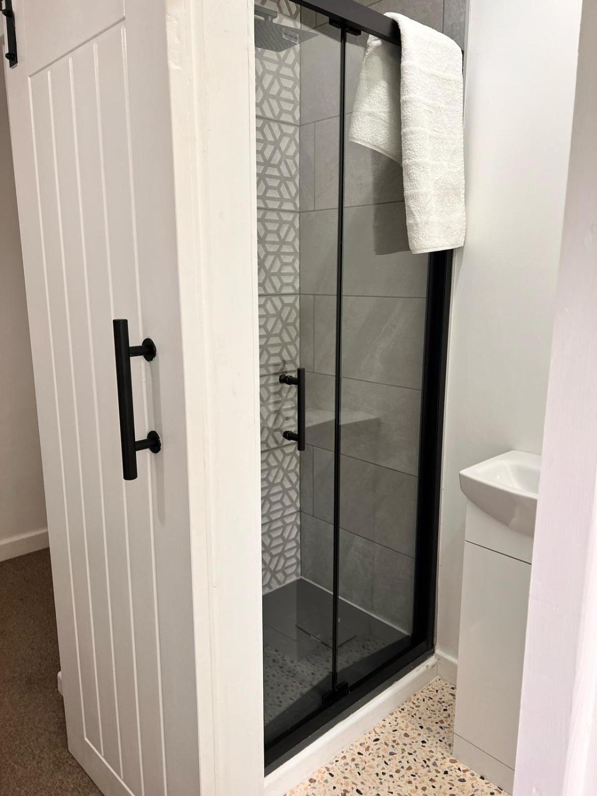 Shared House In Central Location אינברנס מראה חיצוני תמונה